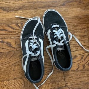 Black vans worn few times